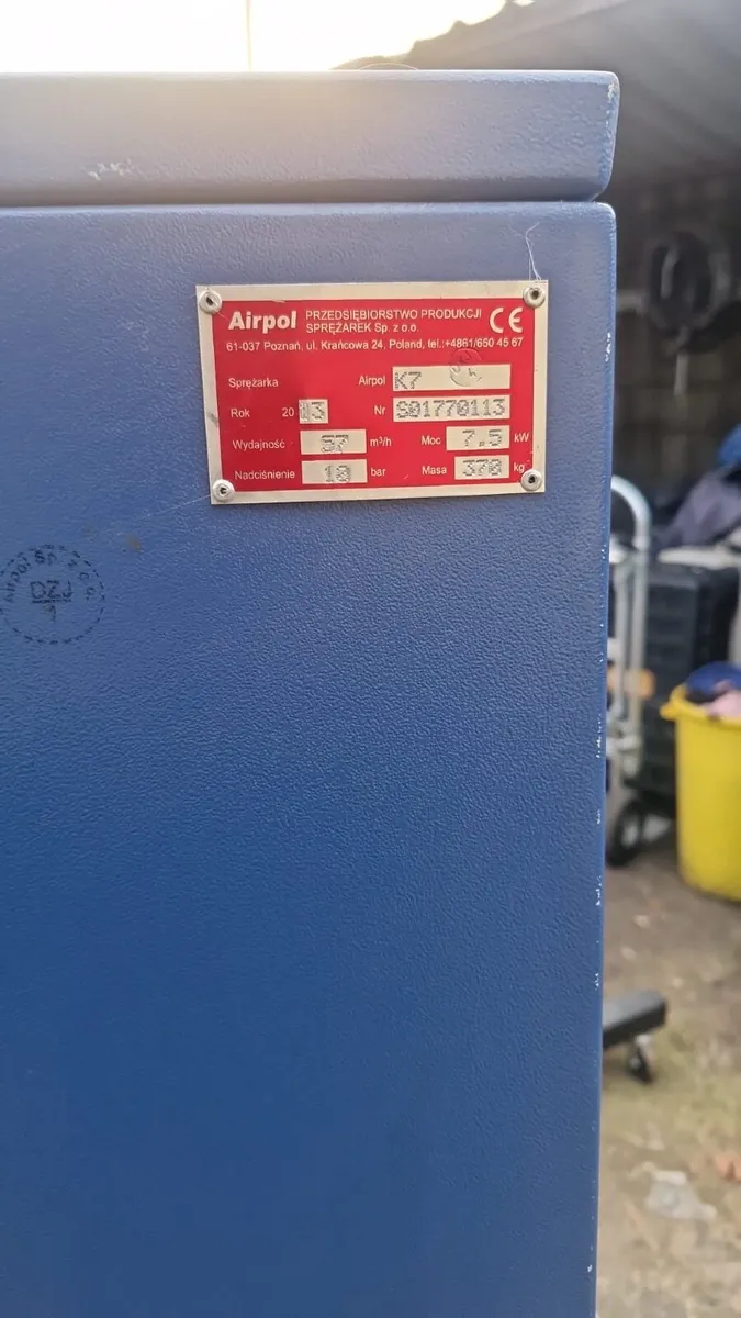 Airpol 7.5kw screw compressor with tank - Image 3