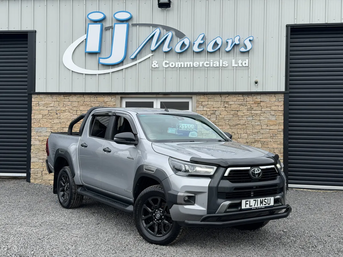 21 TOYOTA HILUX 2.8 D-4D INVINCIBLE X 4WD PICKUP - Image 1