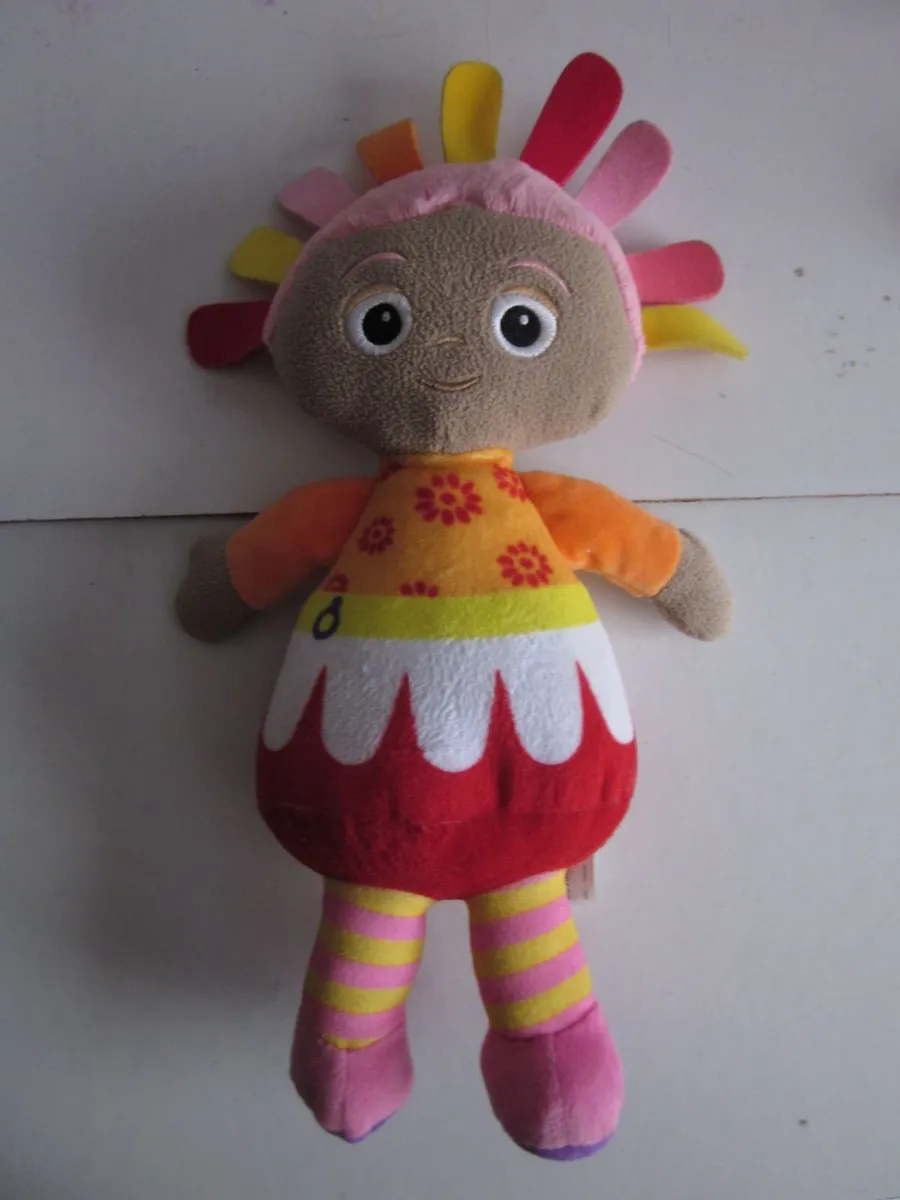 Upsy Daisy Singing Soft Doll in the Night Garden - Image 1