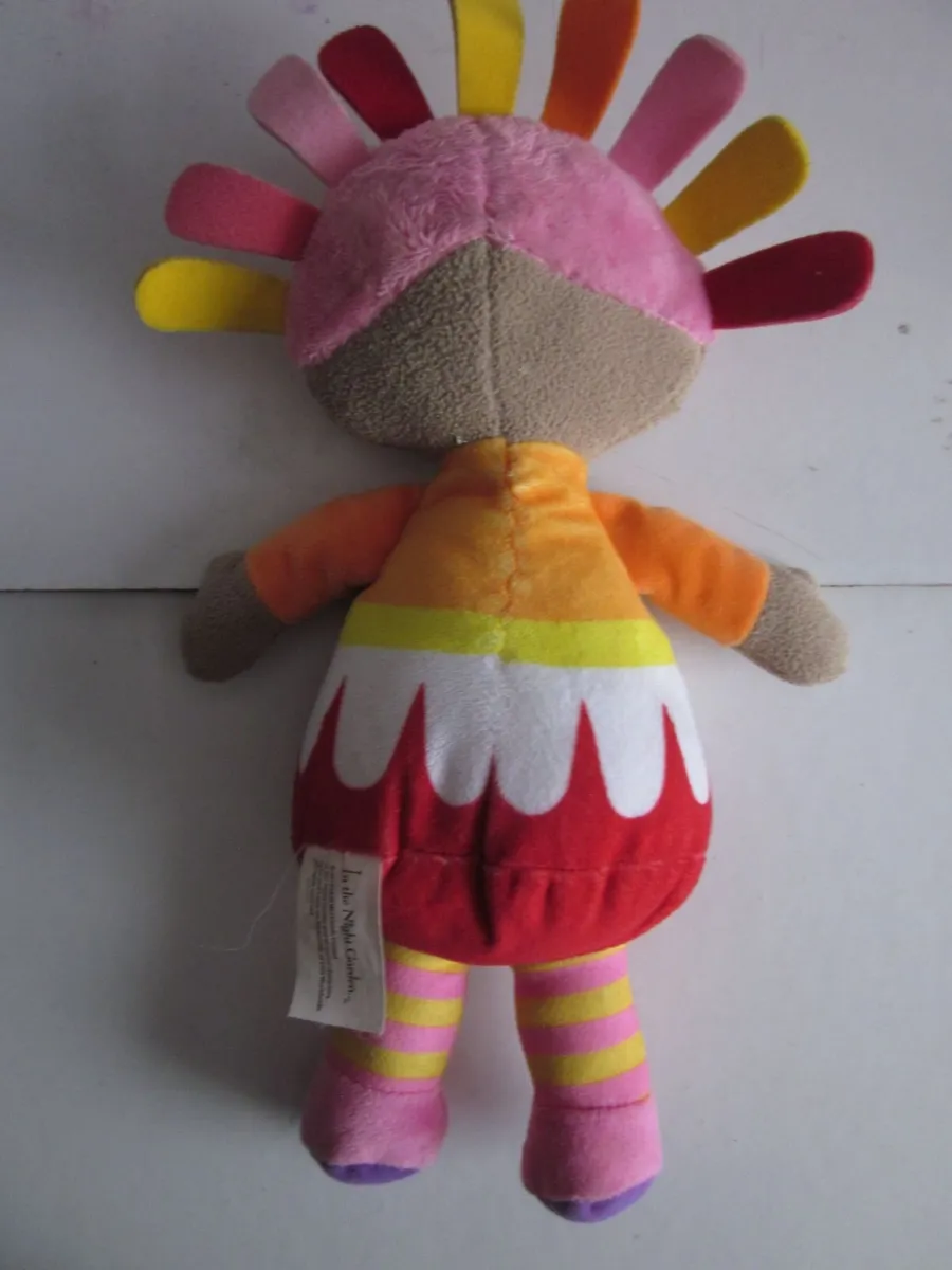 Upsy Daisy Singing Soft Doll in the Night Garden - Image 2