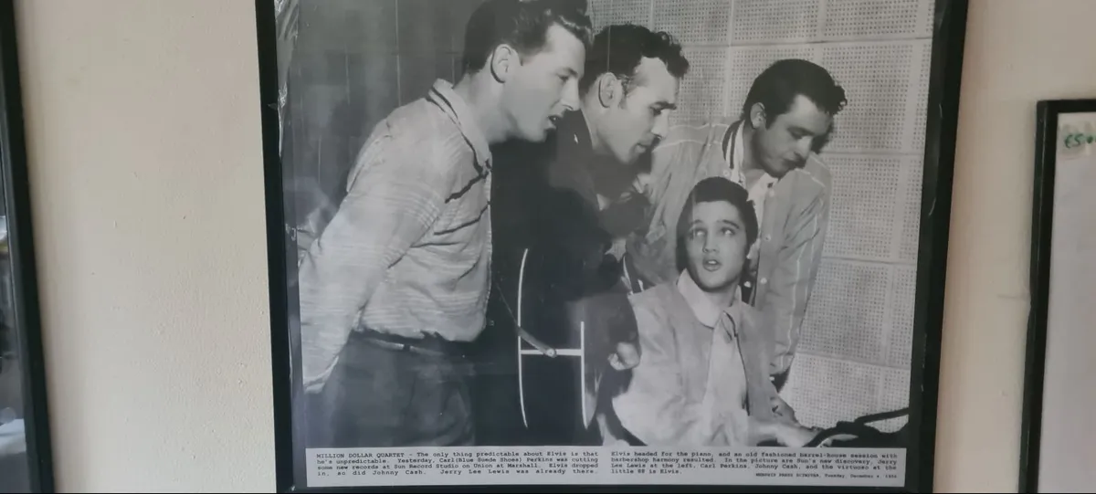 Elvis 52cm x 42cm……………………