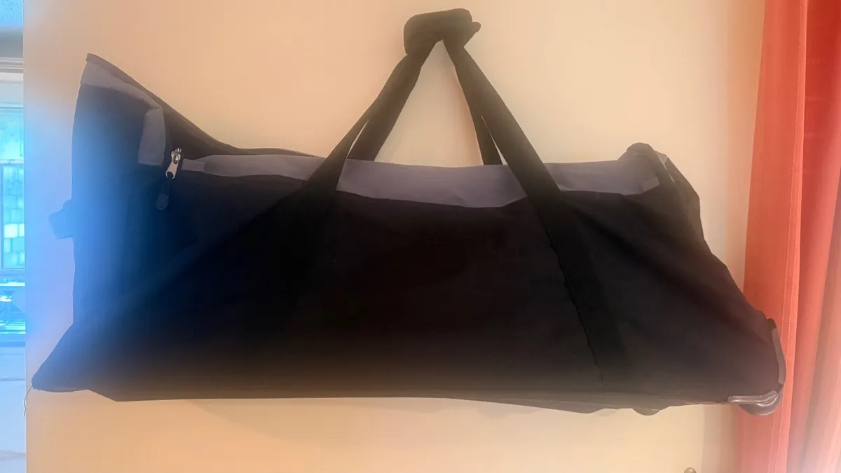 Large Holdall Bag with wheels