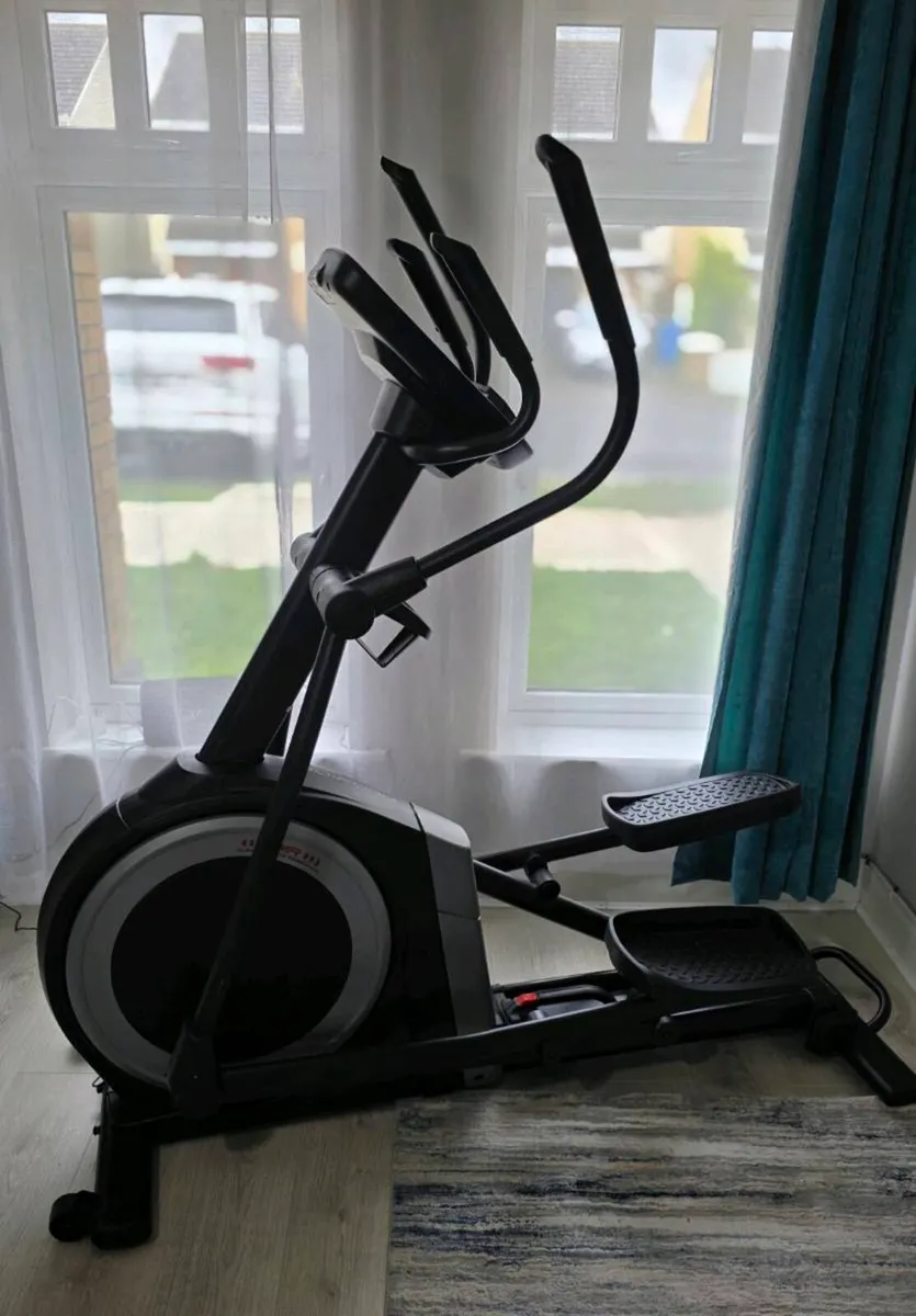 ProForm Carbon Elliptical Cross Trainer - Image 1