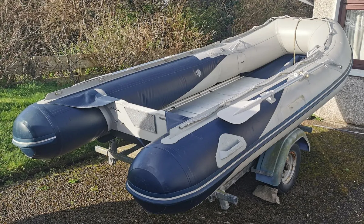 Boat and engine - Image 3