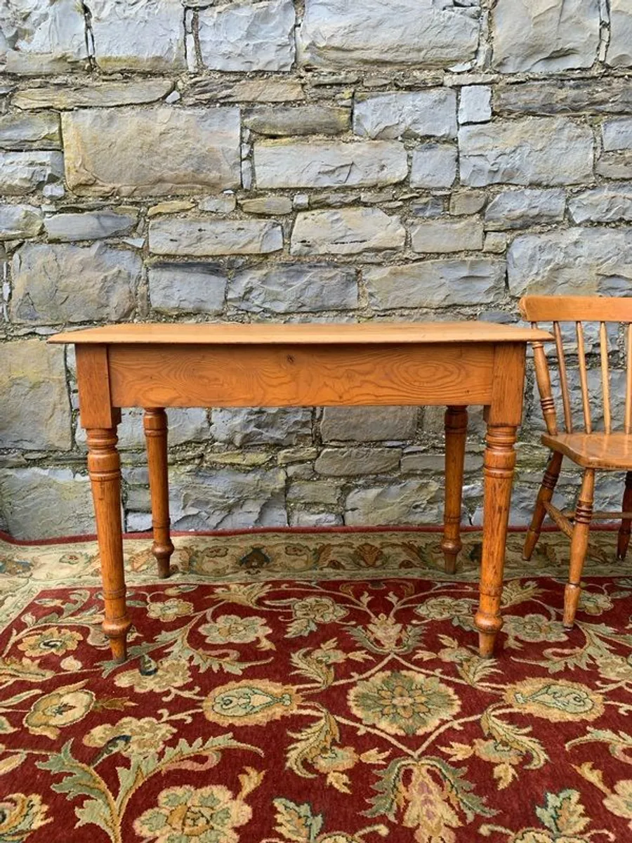 19th Century Victorian Elm & Oak Kitchen Table. - Image 1