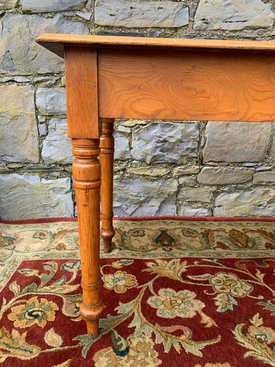 19th Century Victorian Elm & Oak Kitchen Table. - Image 3