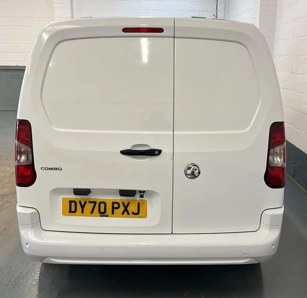 2020 Vauxhall Combo Panel Van - Image 4