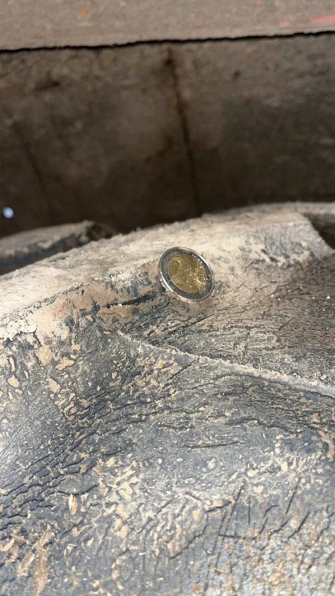 520/70/34 tyres - Image 2