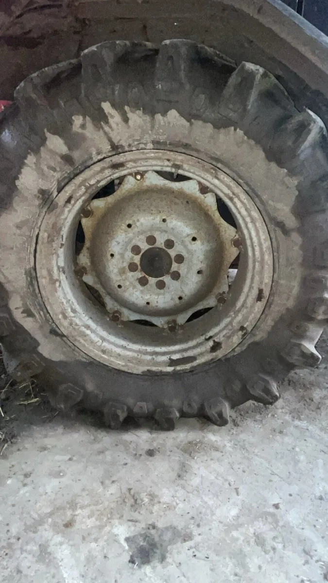 520/70/34 tyres - Image 3