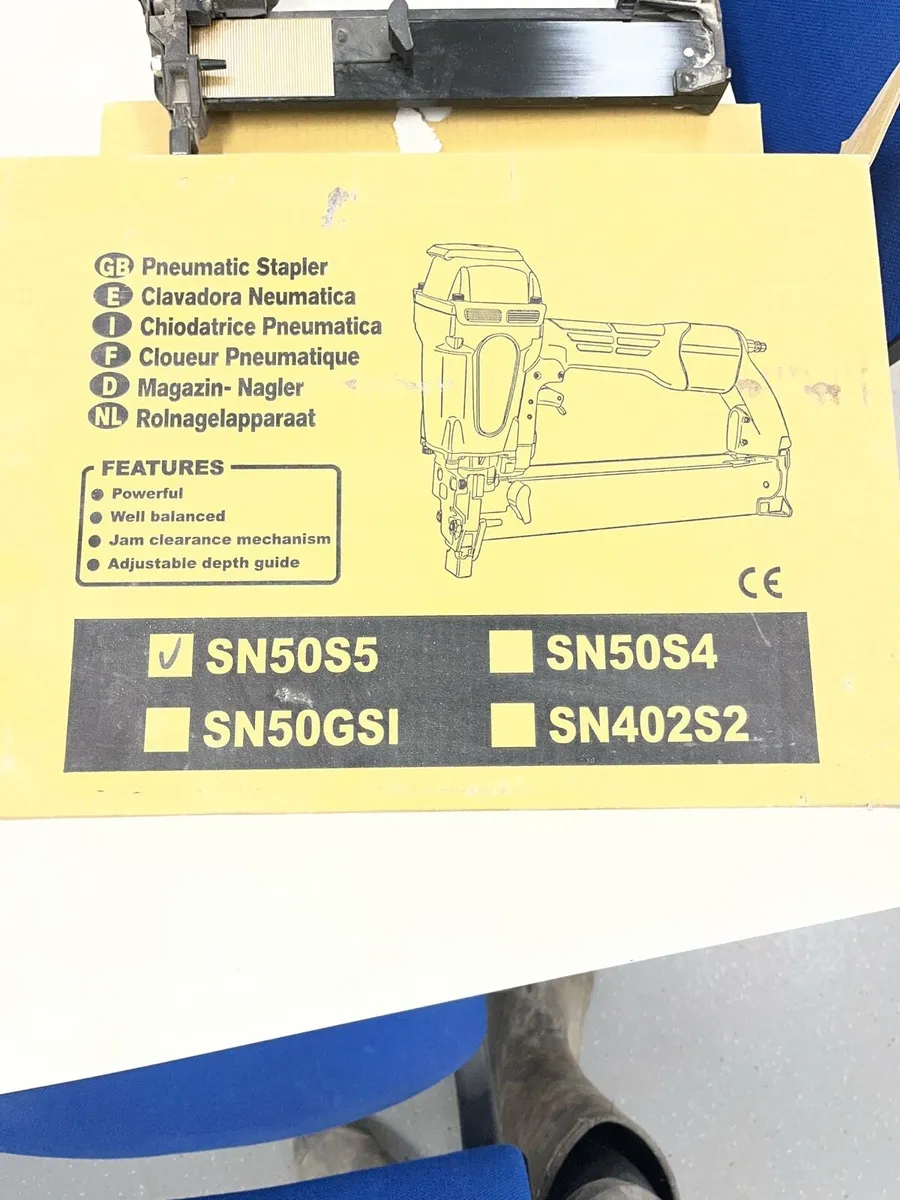 Pneumatic stapler heavy duty. - Image 1
