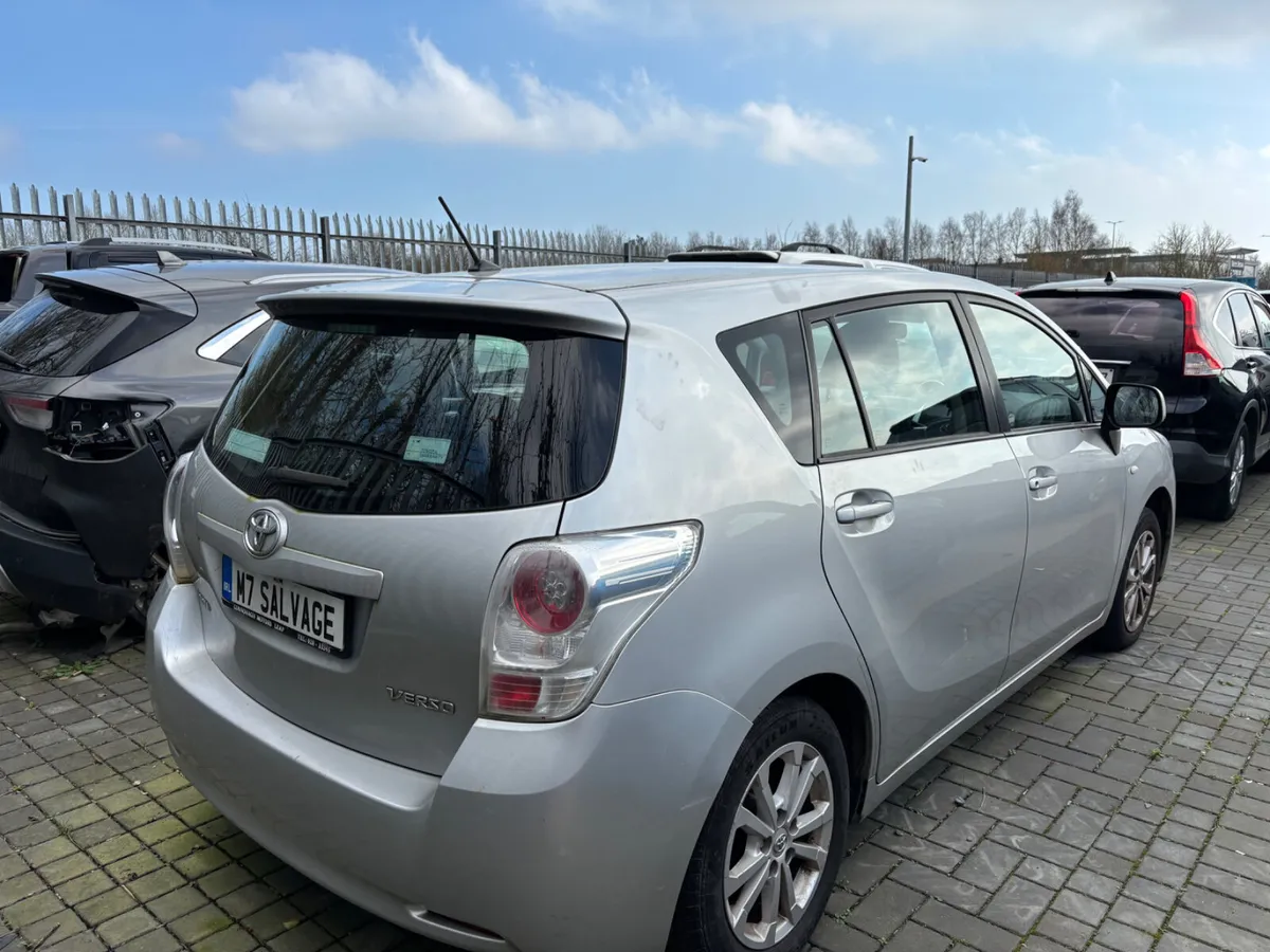 12 Verso D4D 2.0 7 Seats Drives 130k miles - Image 3