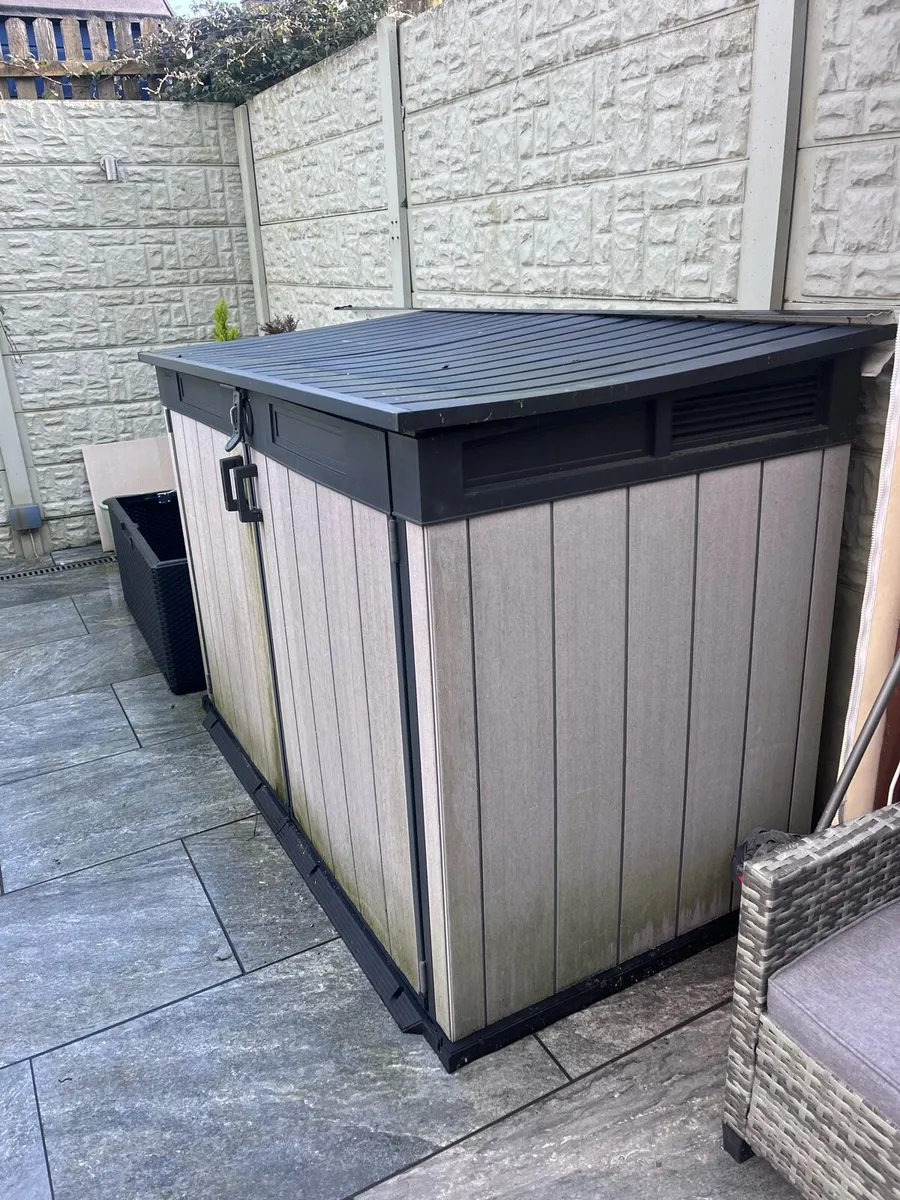 Keter extra large storage unit - Image 2