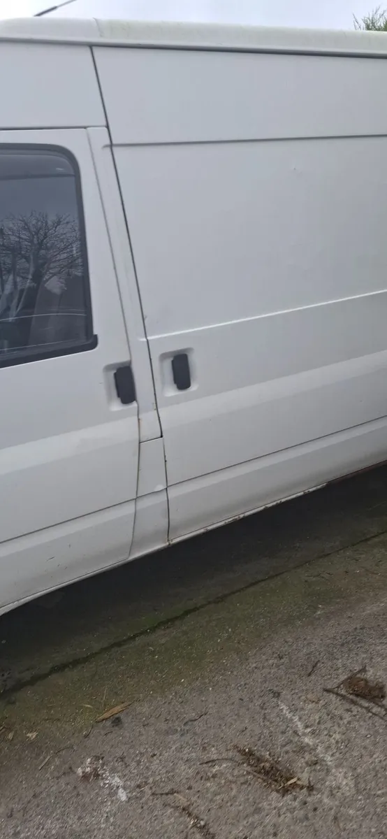 Ford Transit 2004 - Image 2