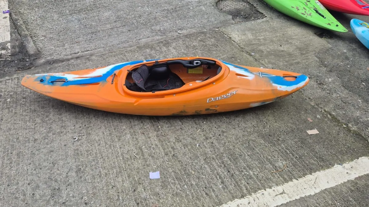 Used Dagger Axiom 8.0 Kayak - Image 1