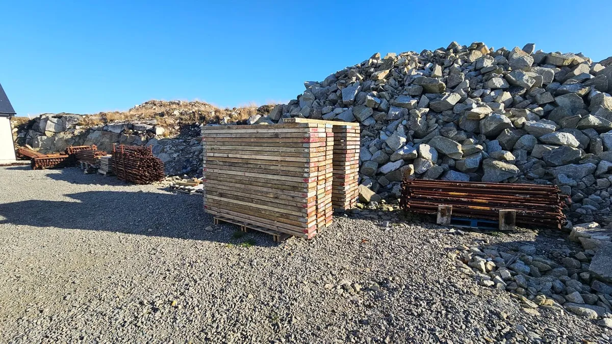DEPOSIT HAS BEEN TAKEN - Scaffolding for sale - Image 3