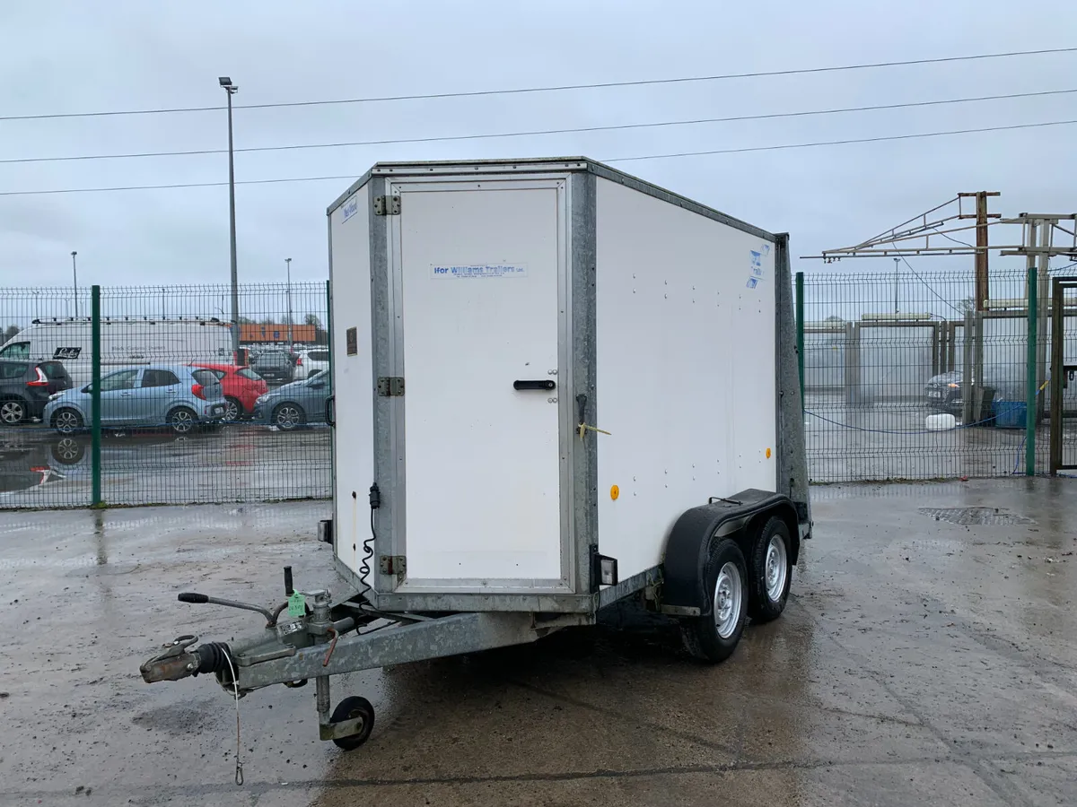 BID ONLINE NOW - IFOR WILLIAMS BV85 BOX TRAILER - Image 1