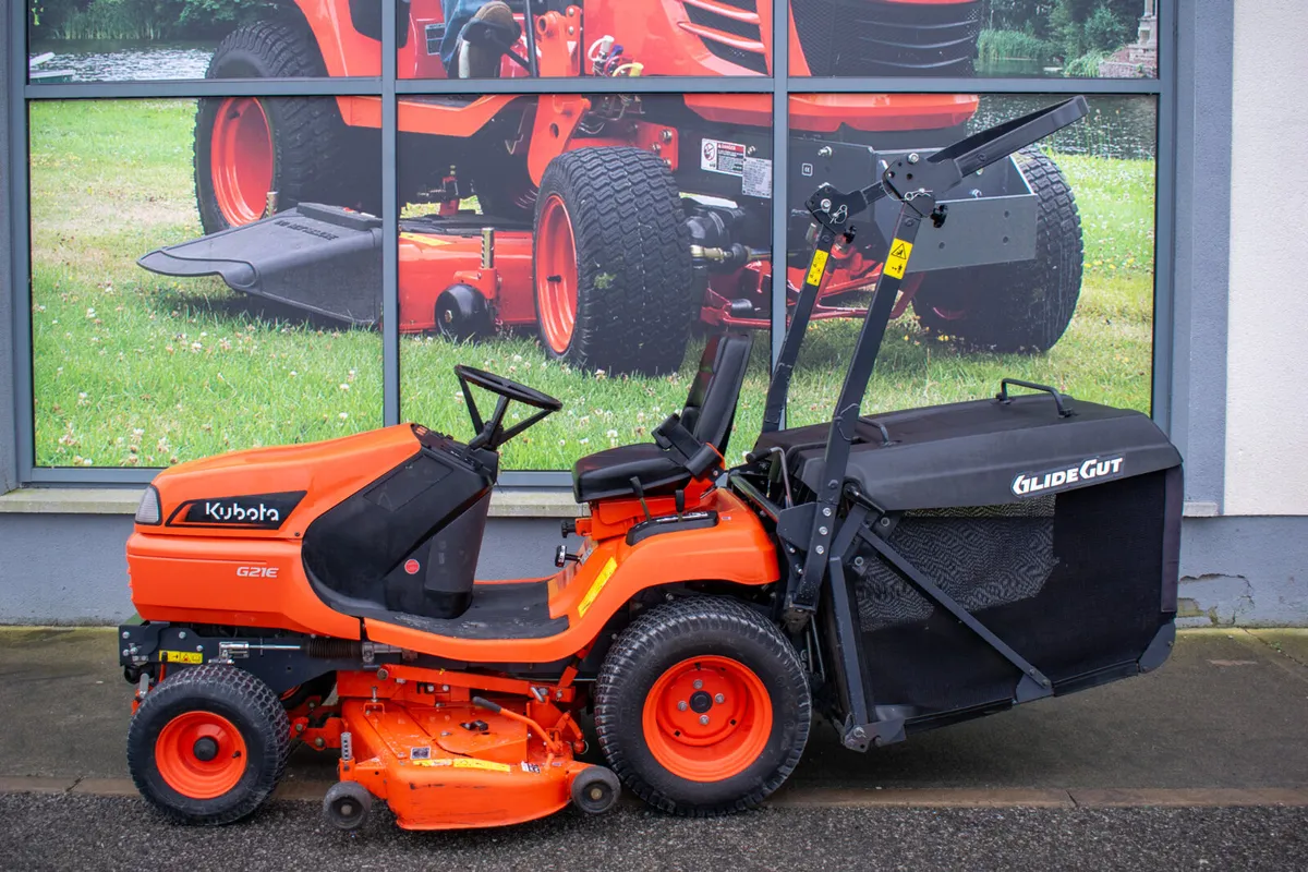 Used 2022 Kubota G21eLD Lawnmower - Image 2