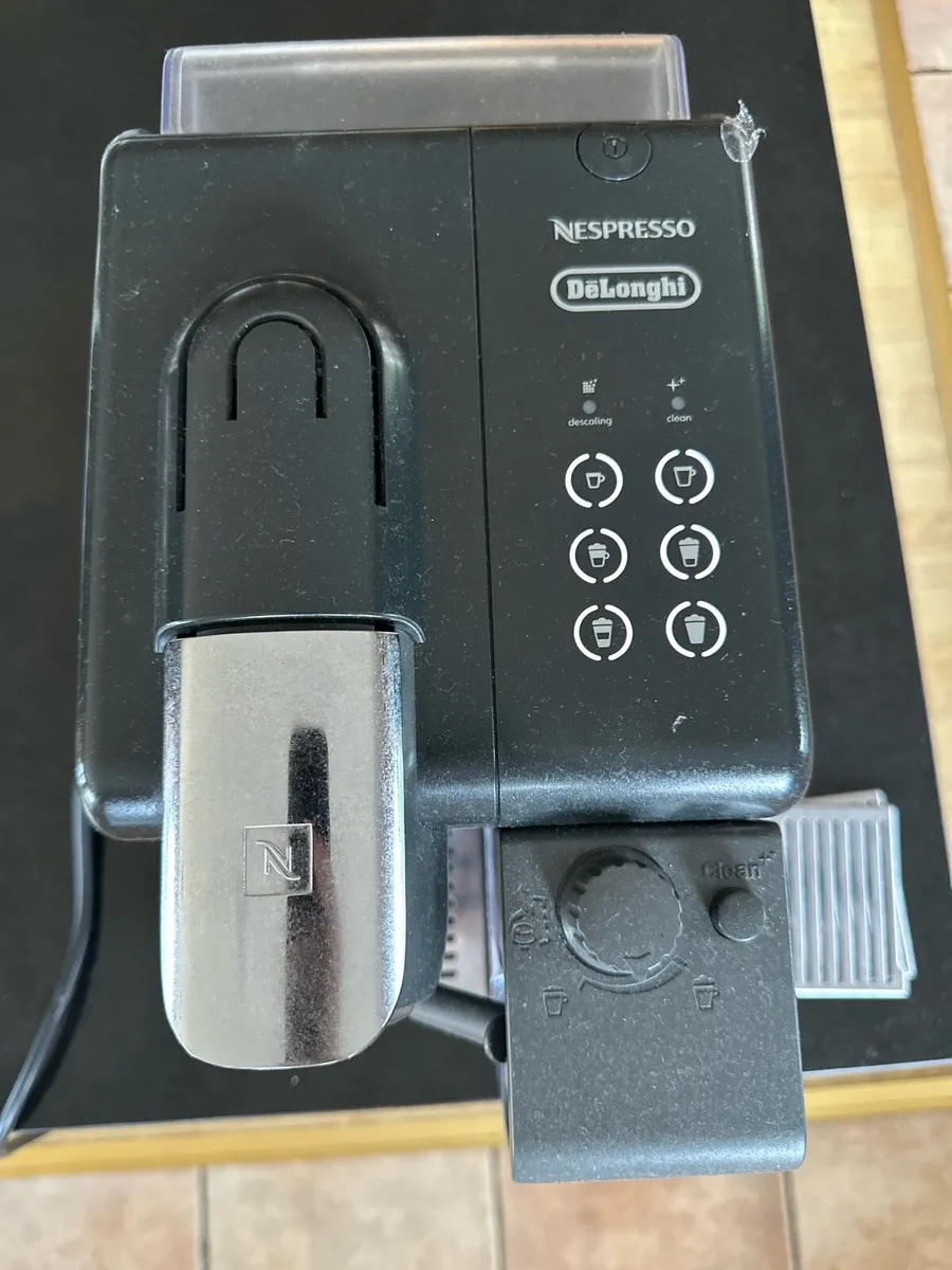 Nespresso Lattissima Touch by De'Longhi - Image 2