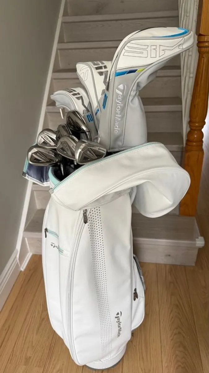 TaylorMade SIM2 Max Womens Right Handed Full Golf Set Graphite Excellent Condition - Image 1