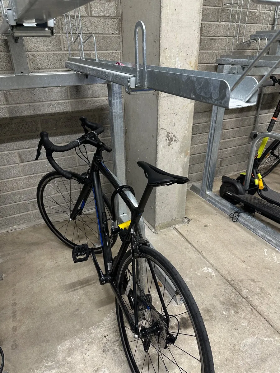 Giant Content SL1 Bike +  Accessories - Image 4