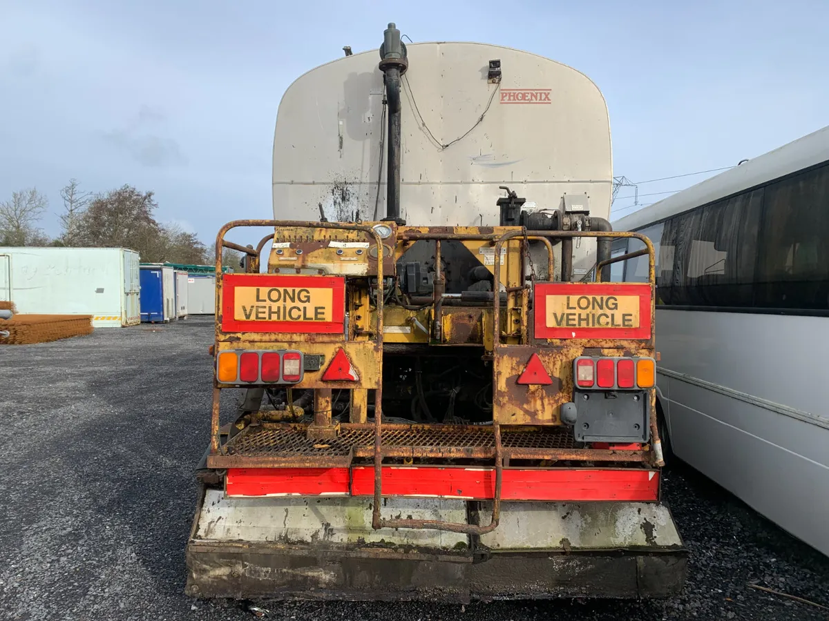 BID ONLINE NOW - ROTHDEAN TWIN AXLE TAR TANKER - Image 4