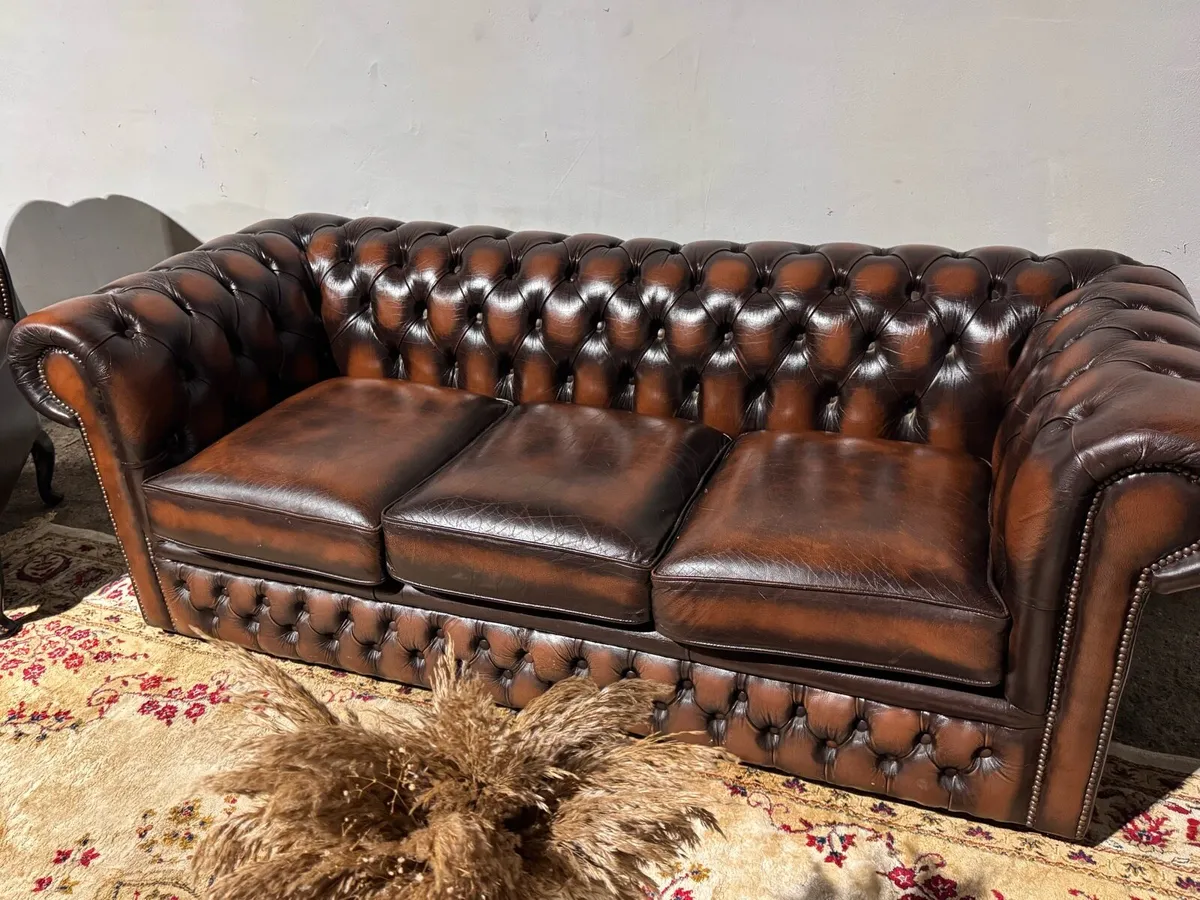 Chesterfield 3-1-1 seater suite - Image 3