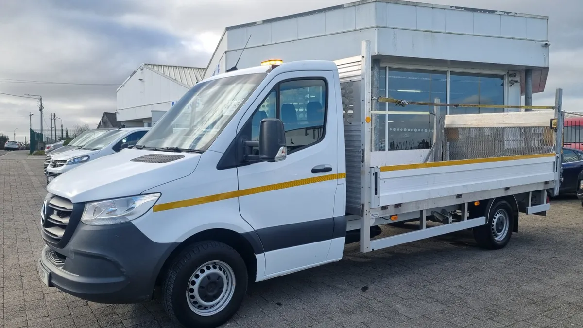 221 MERCEDES DROPSIDE XLWB TOWBAR TAILIFT CAMERA - Image 1