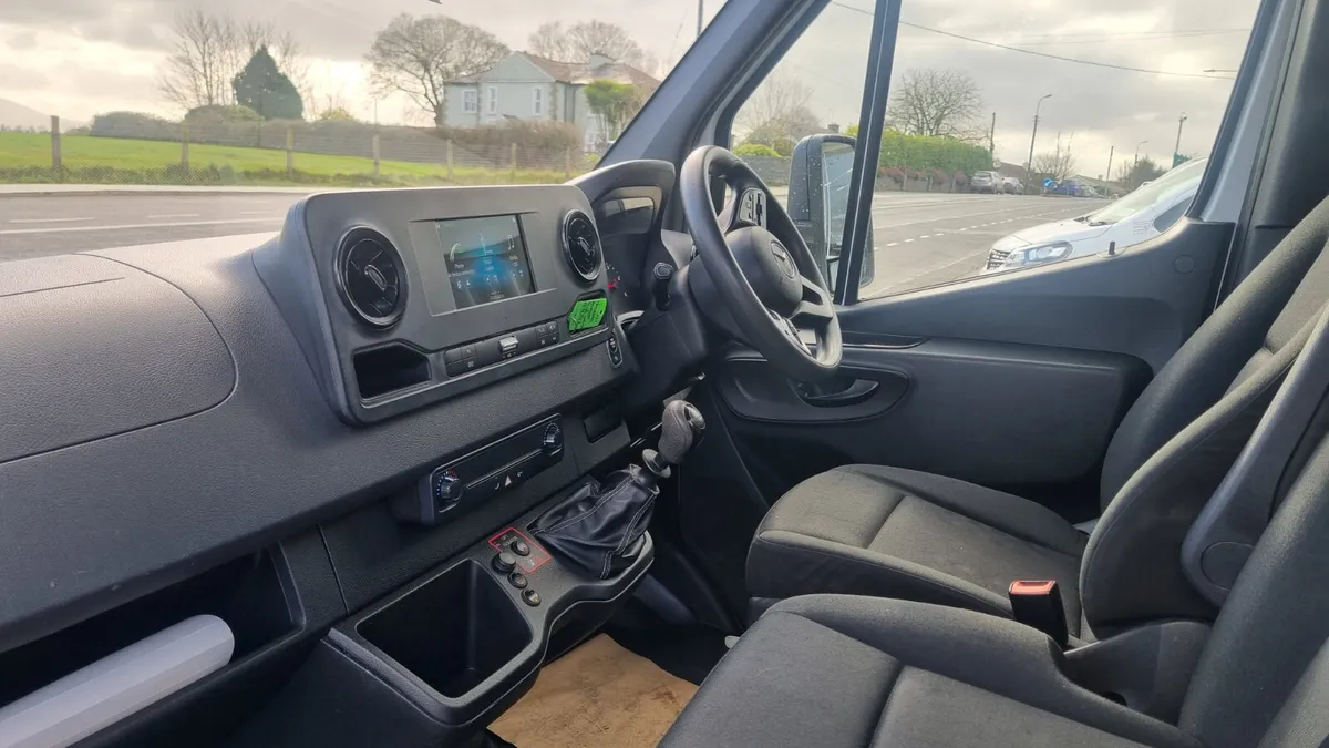 221 MERCEDES DROPSIDE XLWB TOWBAR TAILIFT CAMERA - Image 4