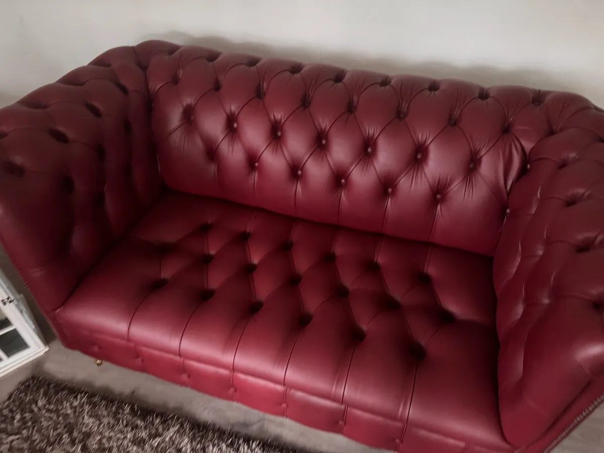 Chesterfield 4+2 seater suite - Image 4