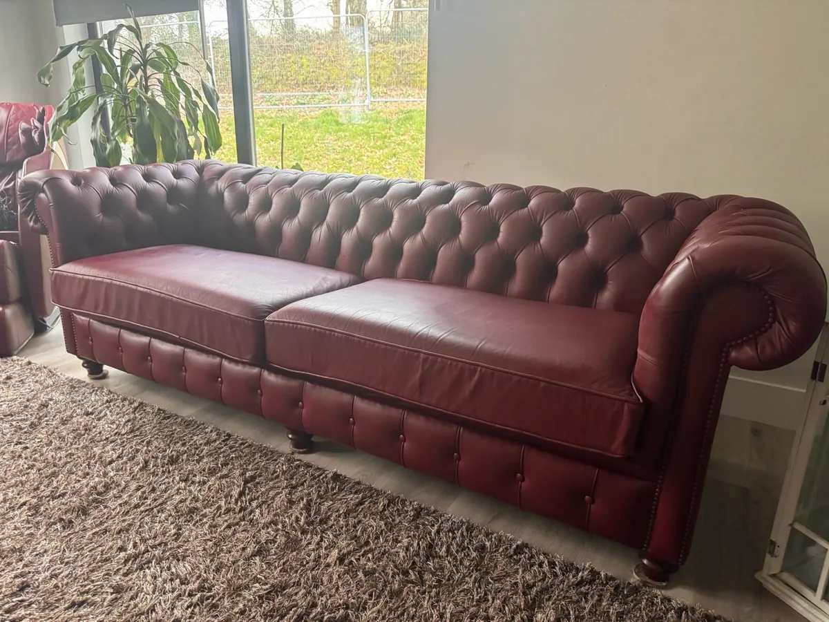 Chesterfield 4+2 seater suite - Image 2