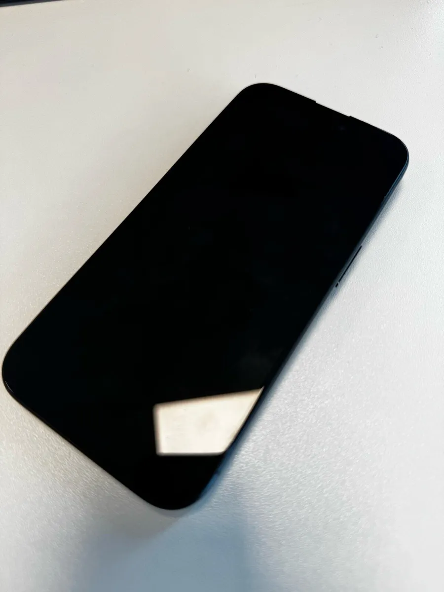 iPhone 15 Pro - Image 3