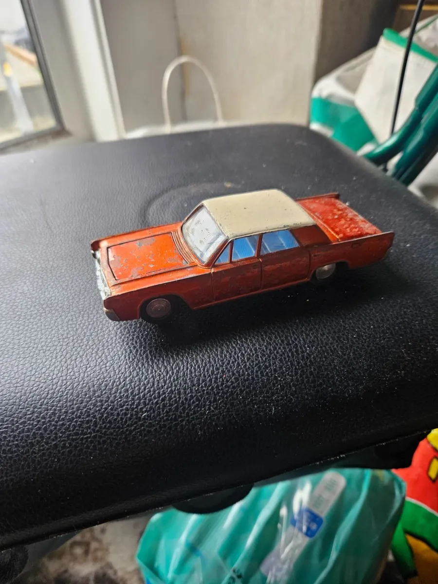 Dinky 1970's Lincoln Continental - Image 1