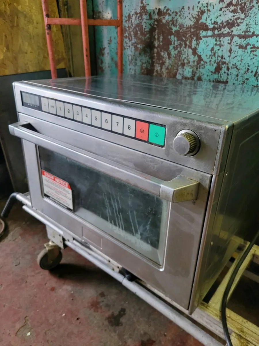 Microwave Commercial PANASONIC NE-1880 - Image 1