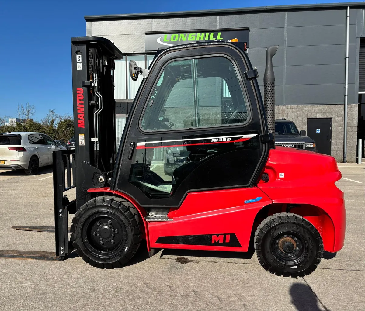 MANITOU MI35D ST5 S1 ONLY 44HRS AS NEW!!! - Image 1