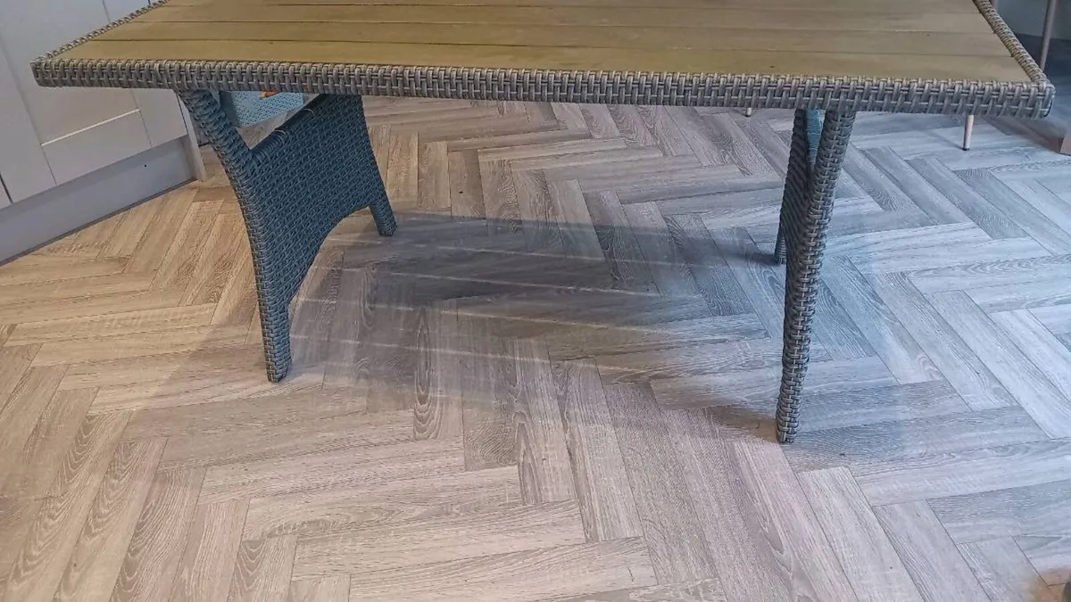 Garden table - Image 4