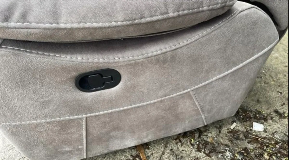 Recliner sofa - Image 3