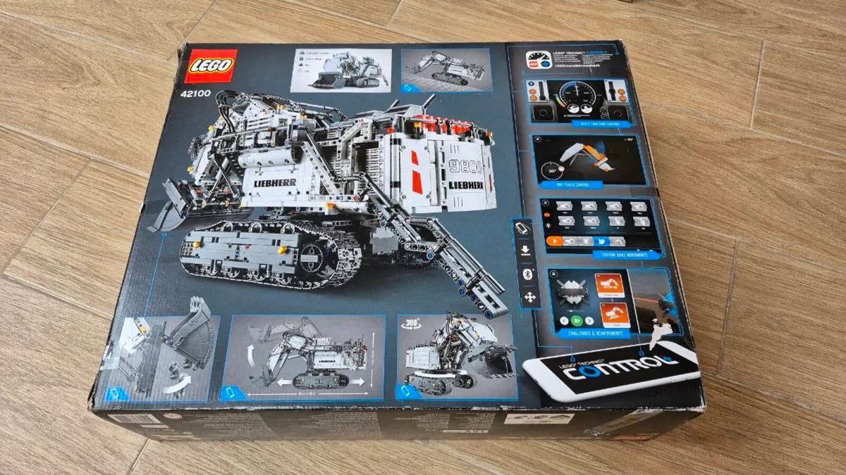 Lego 42110  Liebherr Excavator - Image 3