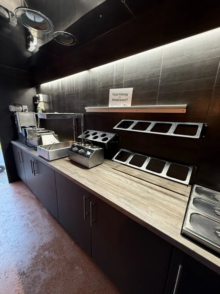 Catering trailer - Image 3