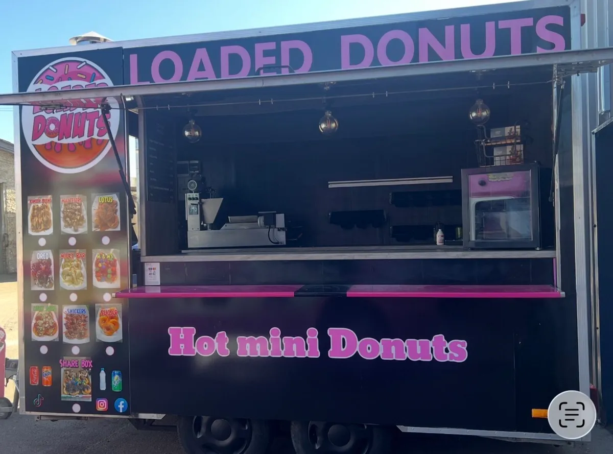 Catering trailer - Image 1