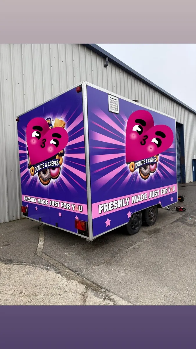 Catering trailer - Image 1