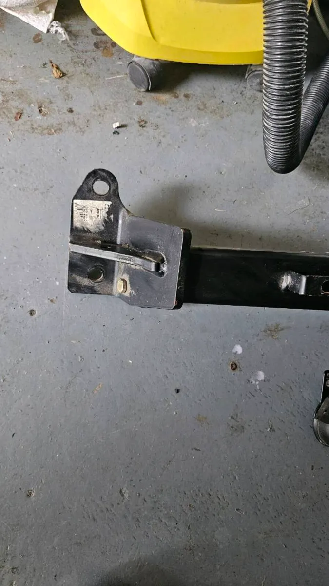 Bmw F10 tow bar - Image 2