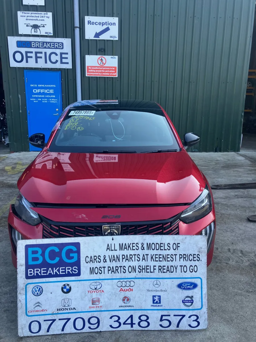 2025 peugeor 208 gt line parts breaking - Image 1