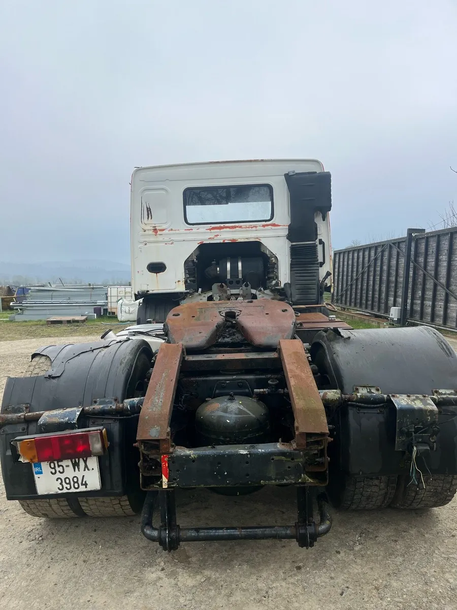 Vintage FL10 Volvo - Image 3