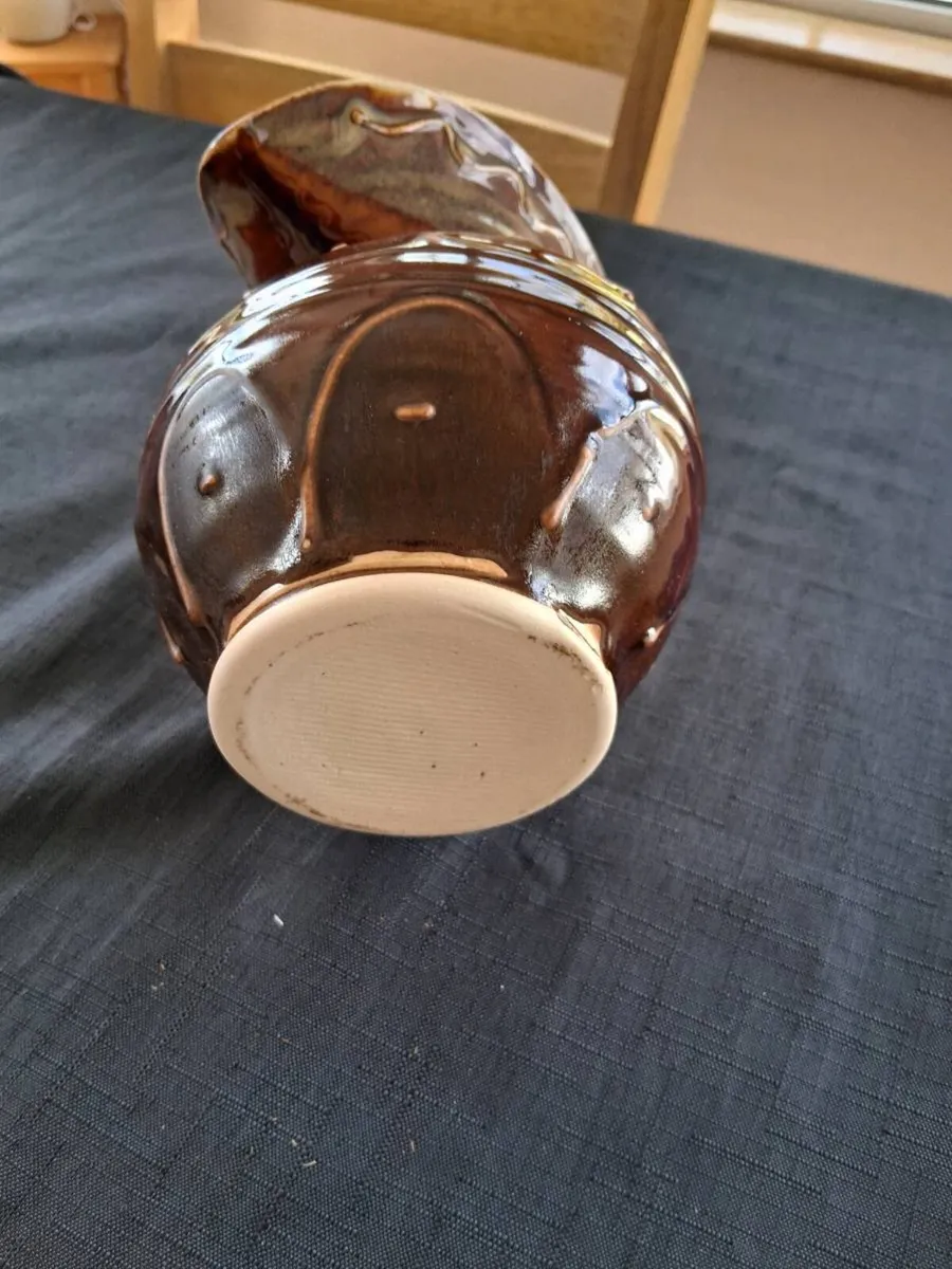 Castle Arch Pottery Vase - Image 3