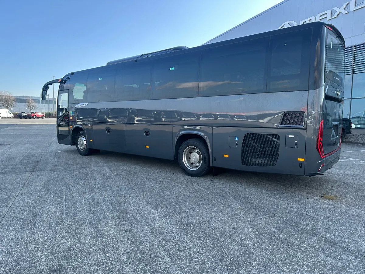 New Higer V Series - V10 ( 43 plus Guide ) - Image 3