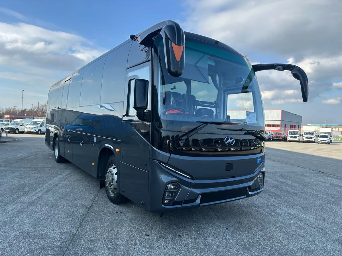 New Higer V Series - V10 ( 43 plus Guide ) - Image 2