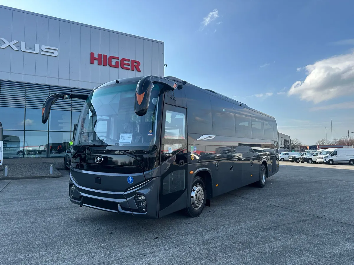 New Higer V Series - V10 ( 43 plus Guide ) - Image 1