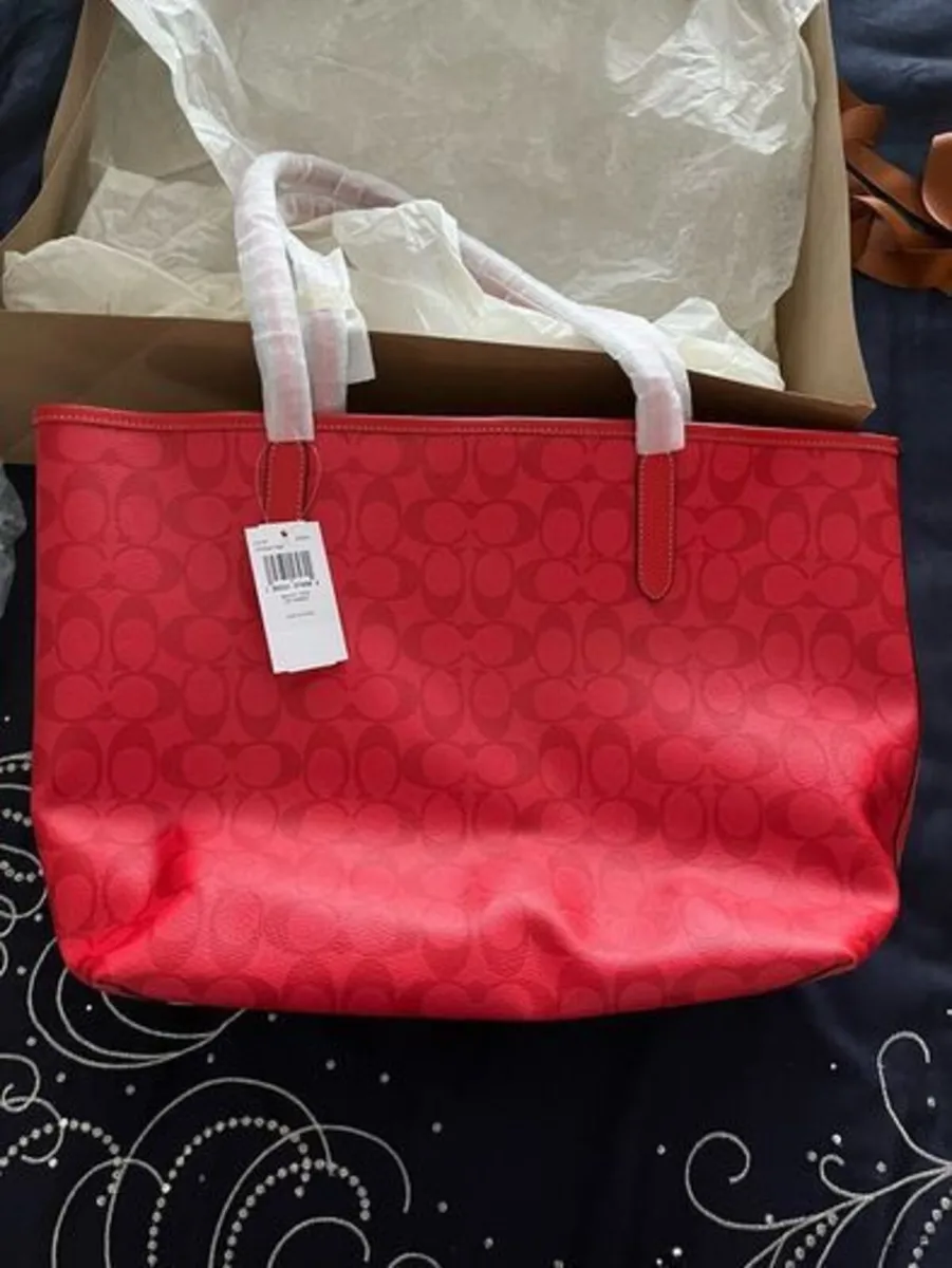 Coach signature city Tote leather NEW with Bag - Image 3