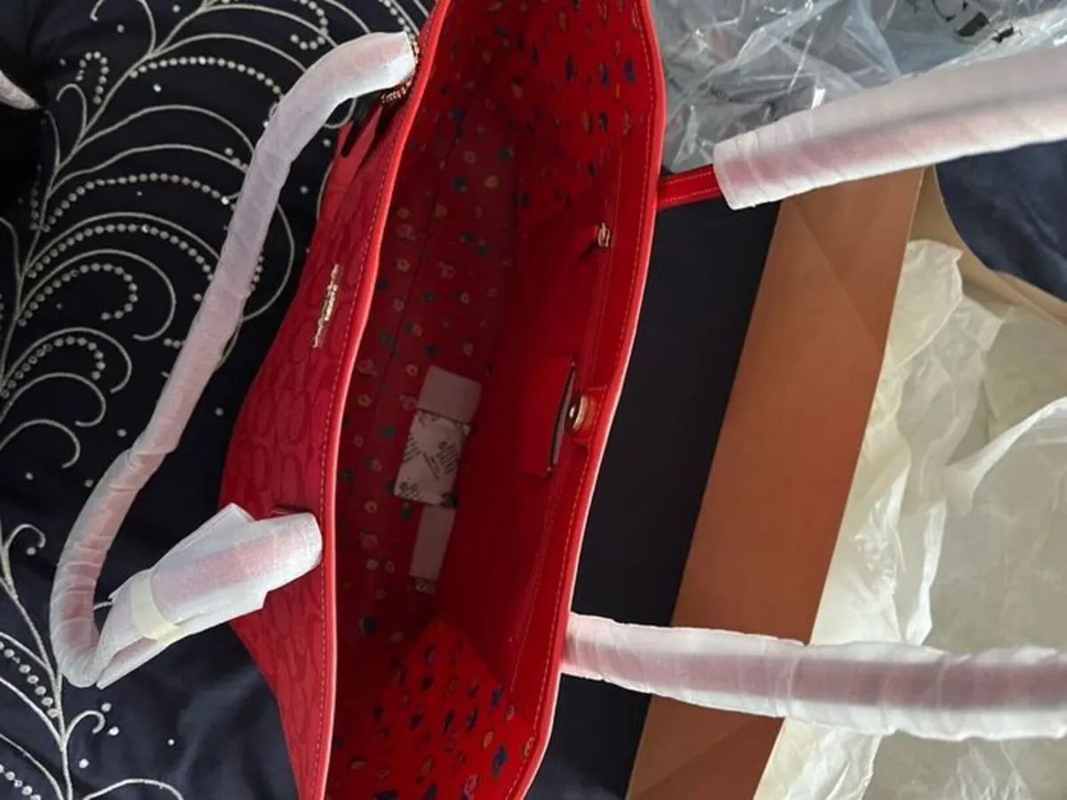 Coach signature city Tote leather NEW with Bag - Image 4