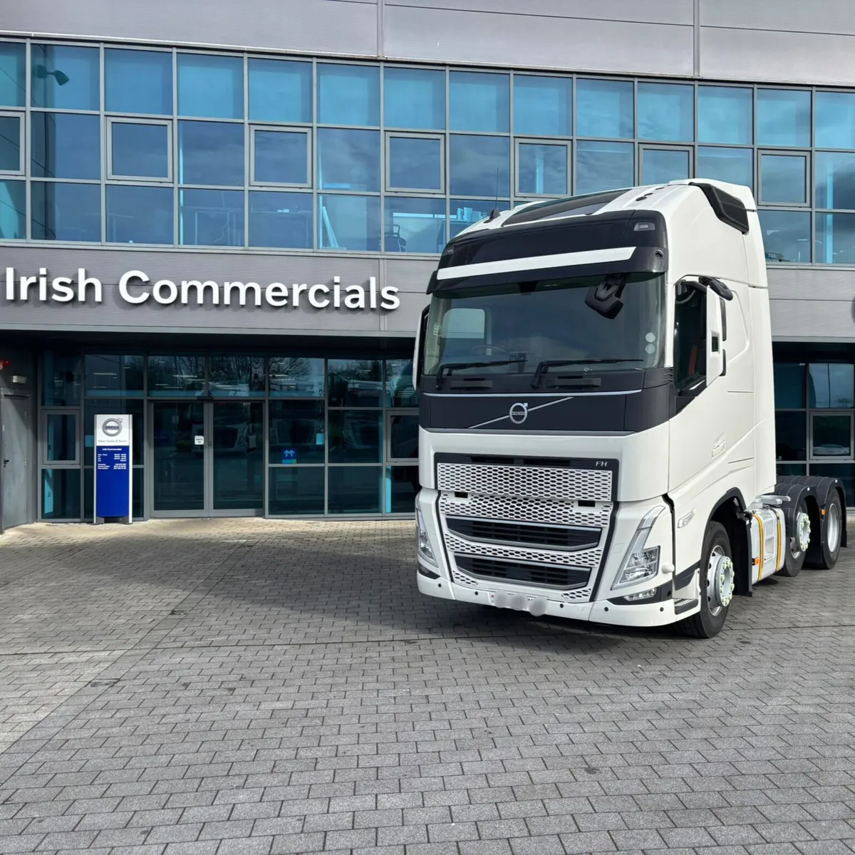 Volvo FH460 6x2 - Image 1